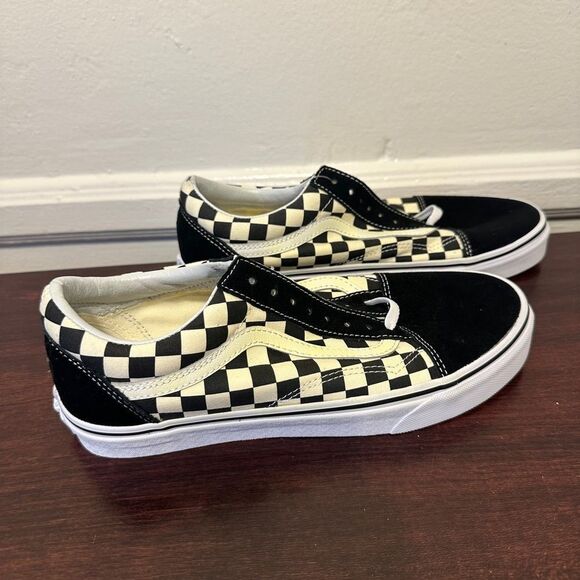 Vans Men's Black and Cream Old Skool Checkerboard Shoe size 9, new - Picture 2 of 9
